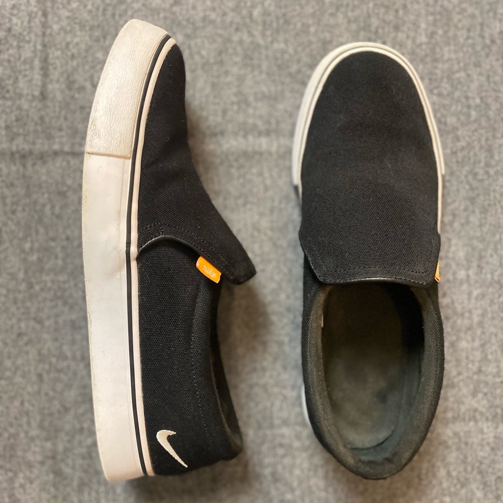 Nike Women’s Court Royale AC Black Slip On Sneakers Size 8 Pre-Owned
